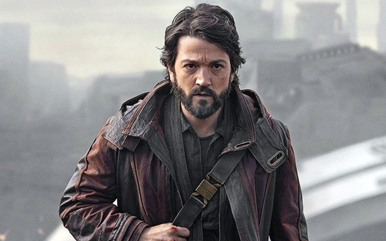 Diego Luna em cena de Andor, do Disney+