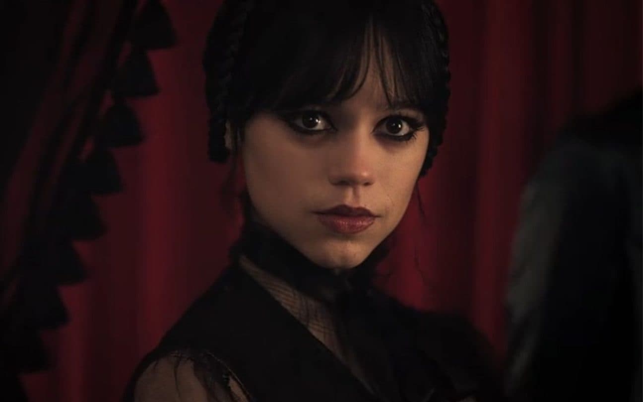 Jenna Ortega como Wandinha.