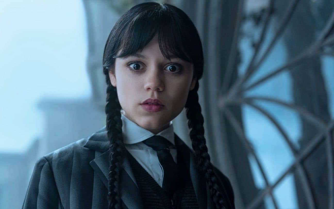 Jenna Ortega em cena de Wandinha; atriz participou no MCU