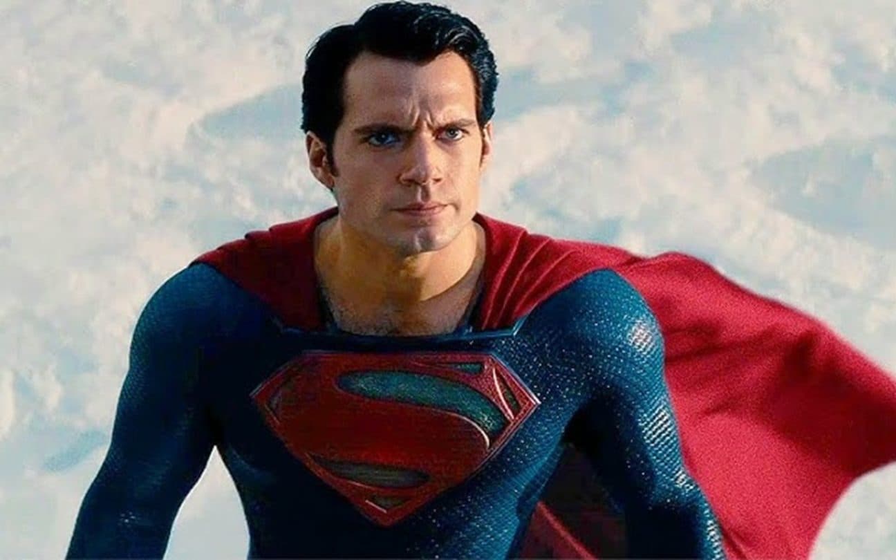 Henry Cavill em cena de O Homem de Aço, filme da DC