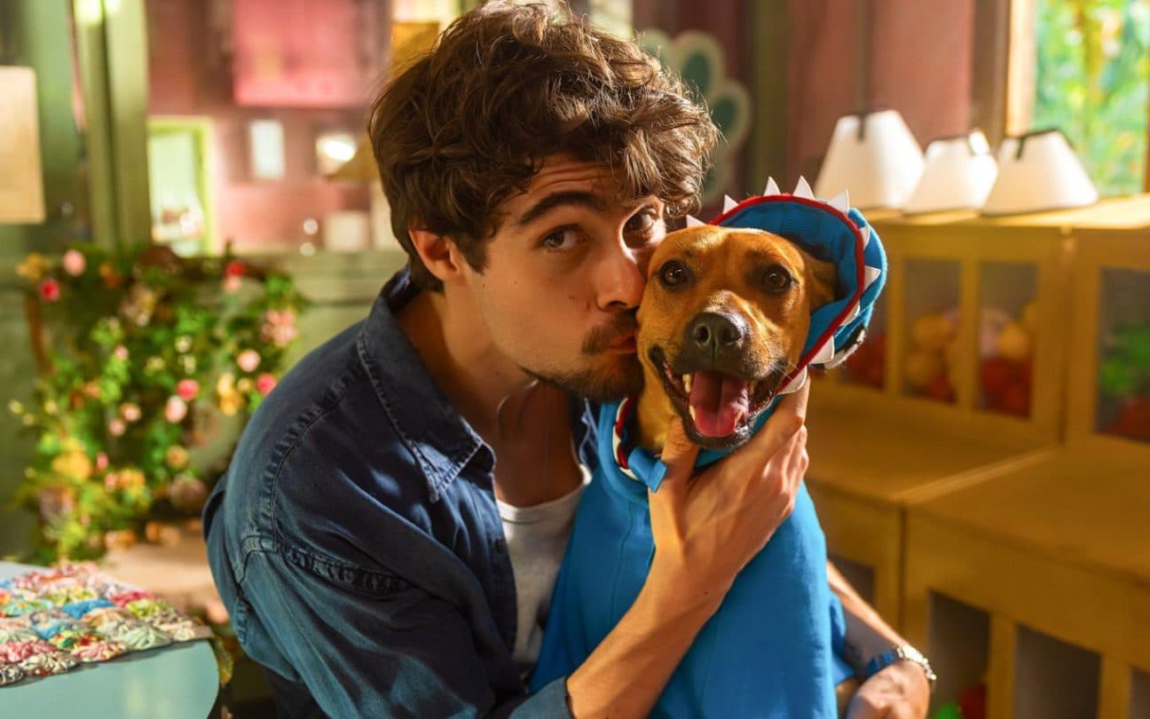 Rafael Vitti e o cachorro Amendoim em Caramelo
