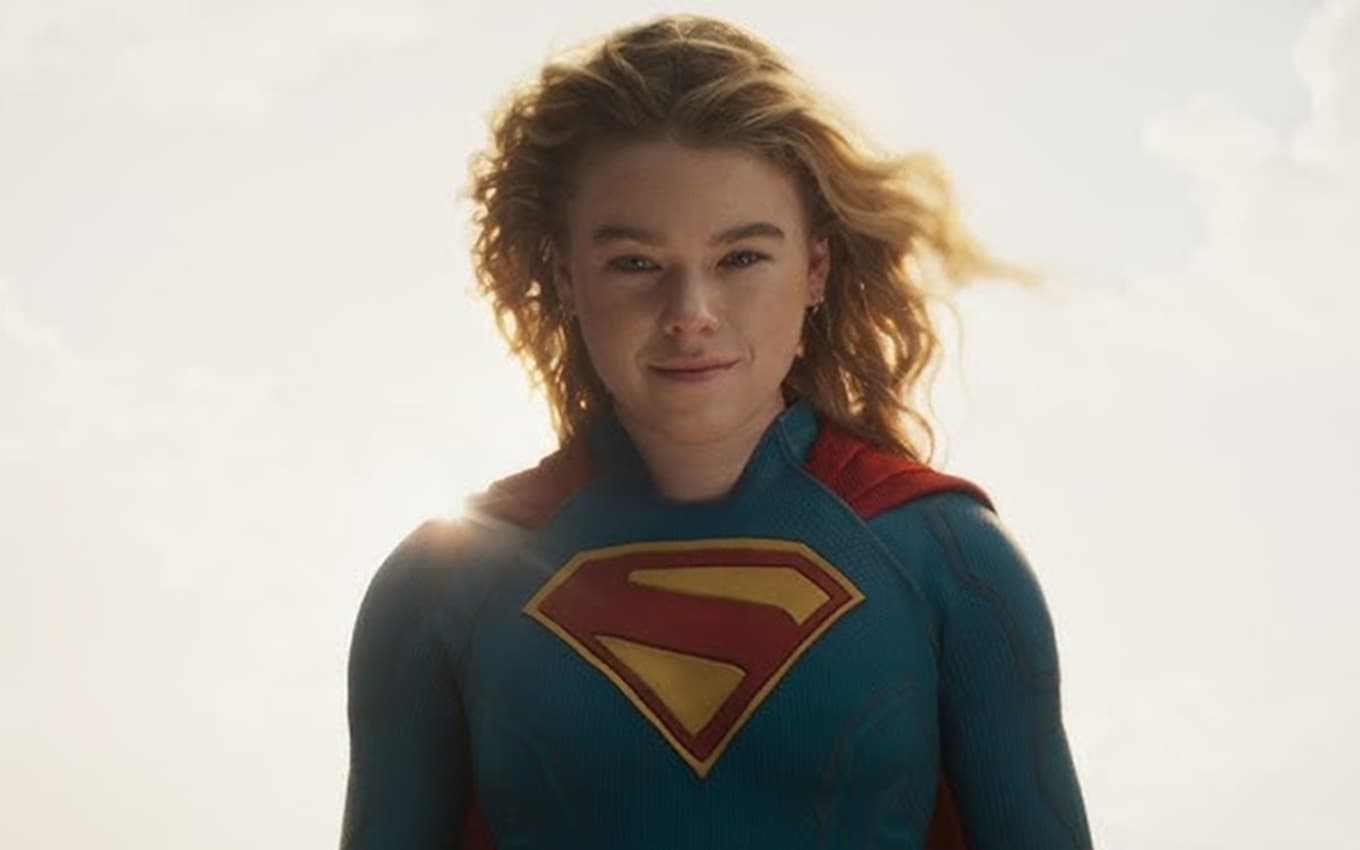 Milly Alcock em cena de Supergirl