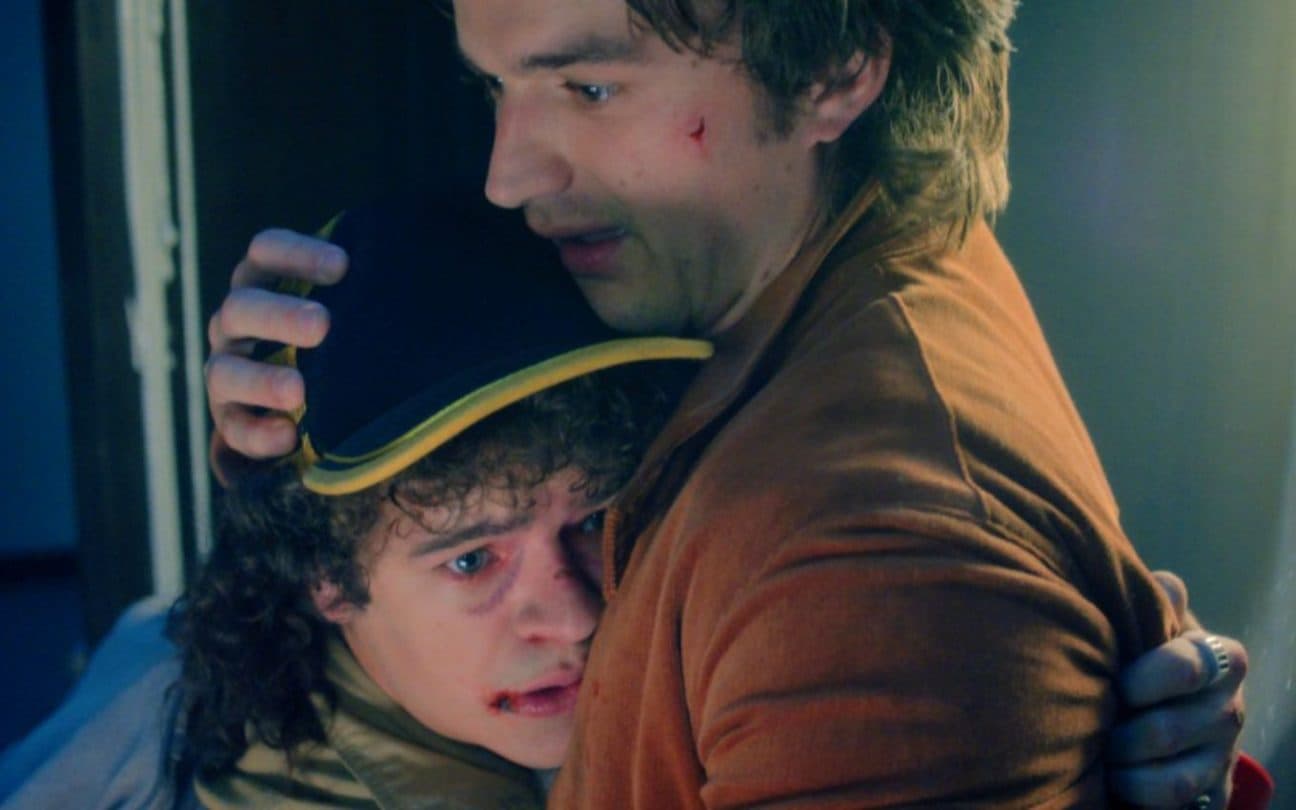 Gaten Matarazzo e Joe Keery em Stranger Things 5