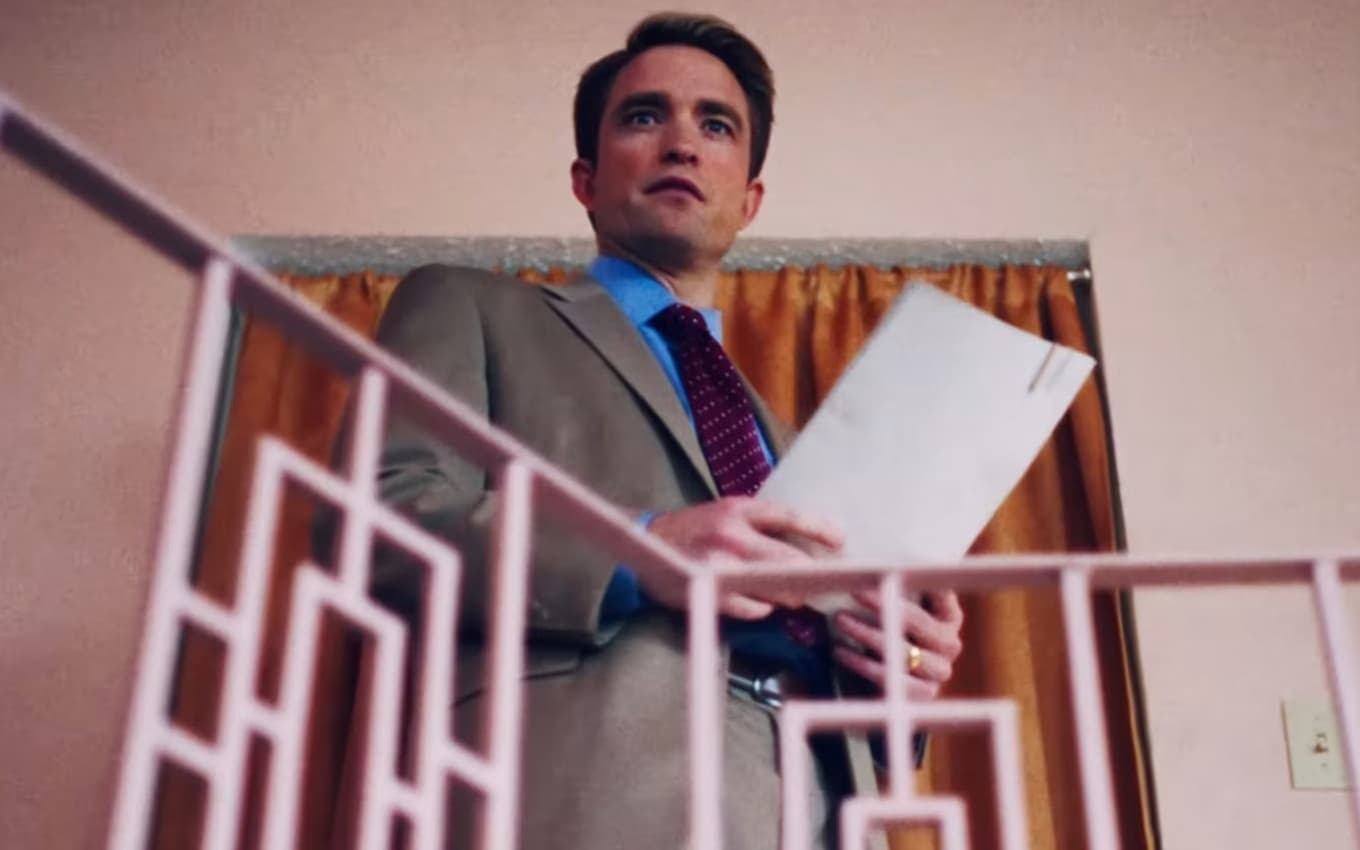 Robert Pattinson em cena de Primetime
