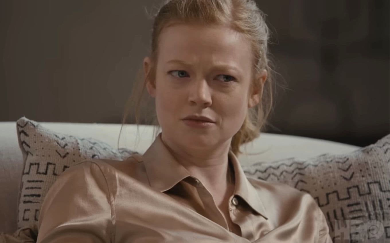 Sarah Snook em Succession; uma das melhores séries do século