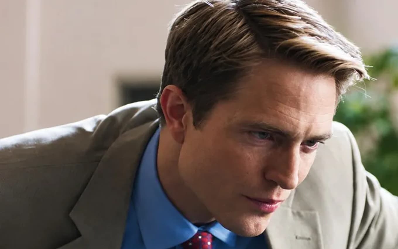 Robert Pattinson em cena de Primetime