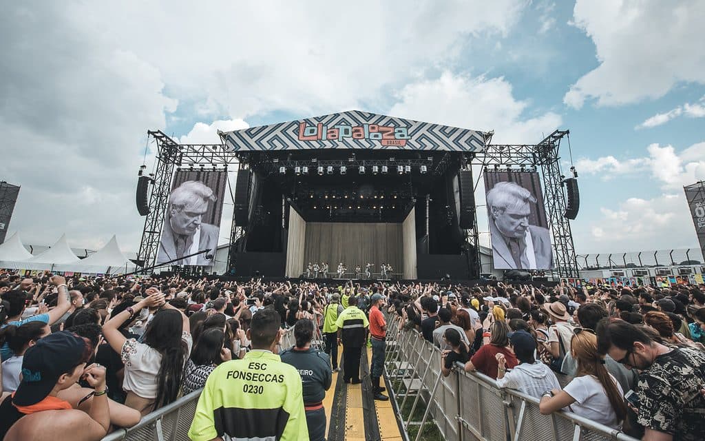 Show de David Byrne no Lollapalooza Brasil 2017; horário de 2022 foram divulgados
