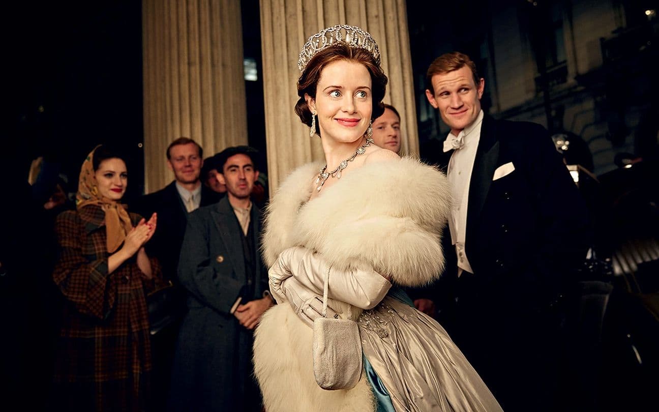 Claire Foy como a rainha Elizabeth em The Crown