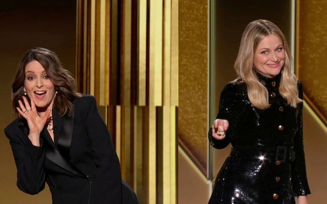 Tina Fey e Amy Poehler no Globo de Ouro 2021