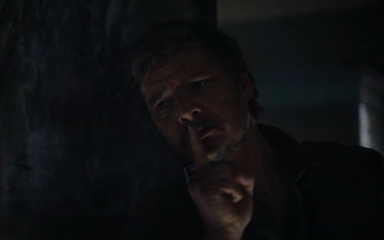 Pedro Pascal como Joel em cena de The Last of Us