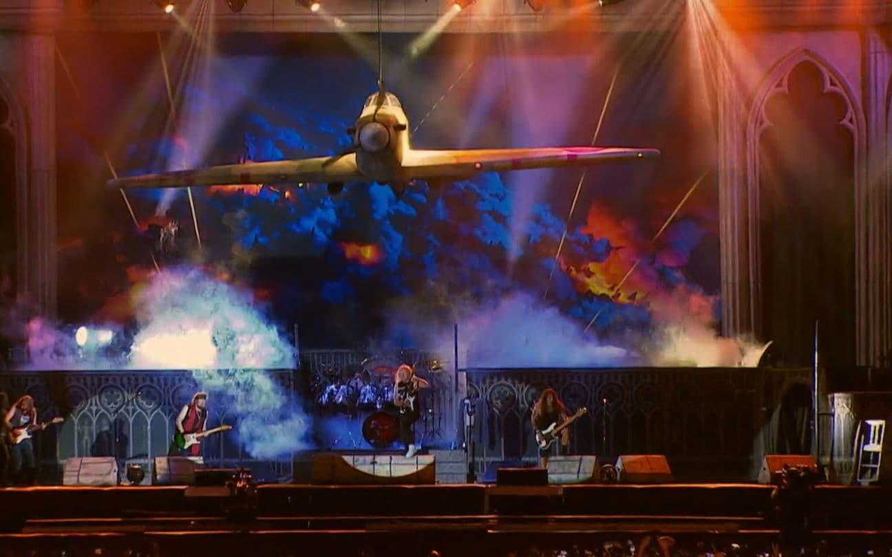 Avião toma o palco durante show do Iron Maiden no Rock in Rio