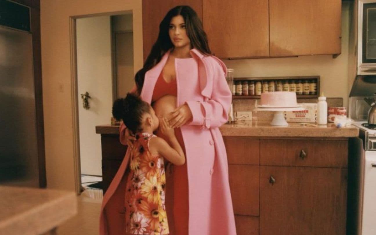 Kylie Jenner grávida e a filha Stormi