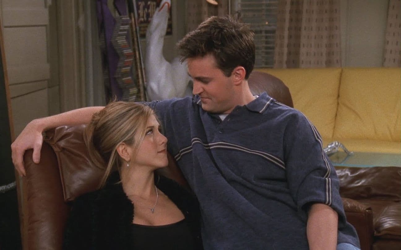 Jennifer Aniston e Matthew Perry em cena de Friends