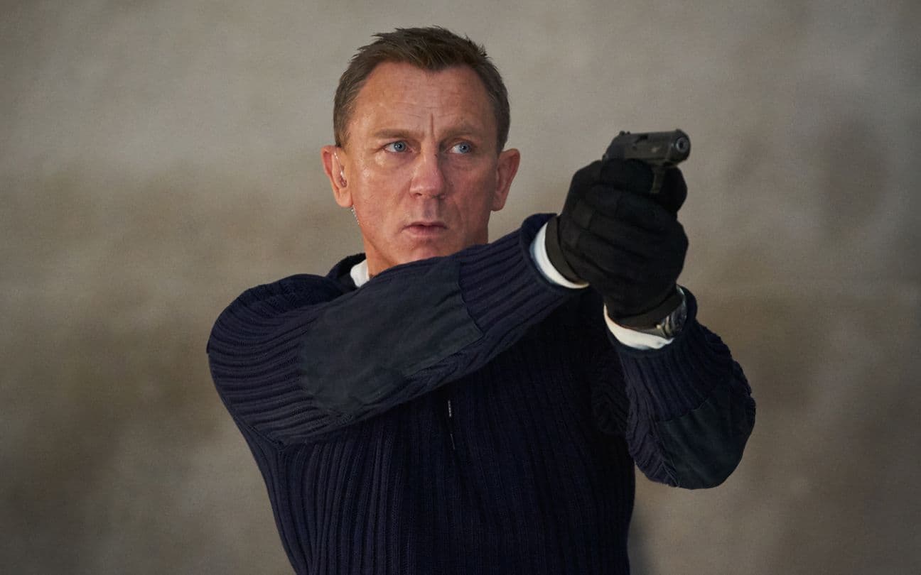 Daniel Craig como James Bond em Sem Tempo para Morrer