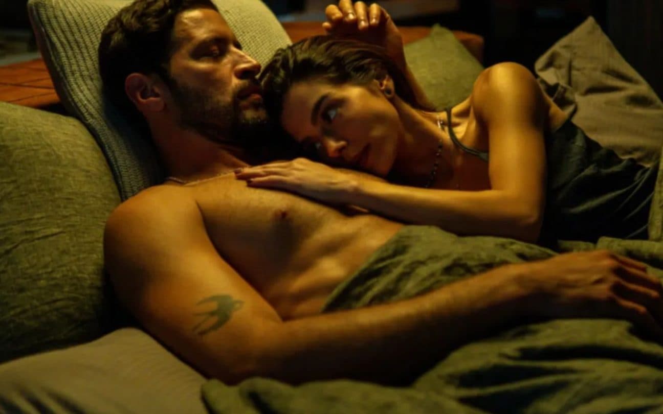 Leandro Lima e Giovanna Lancellotti em O Lado Bom de Ser Traída, da Netflix