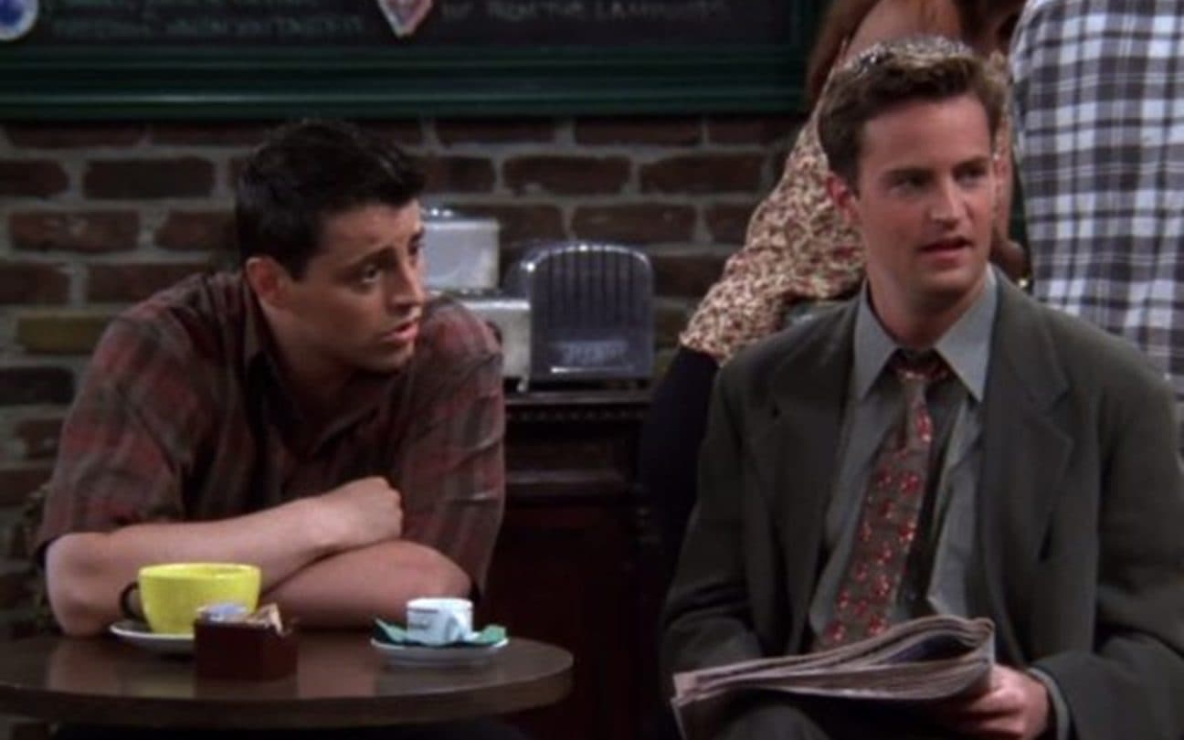 Matt LeBlanc e Matthew Perry em cena de Friends