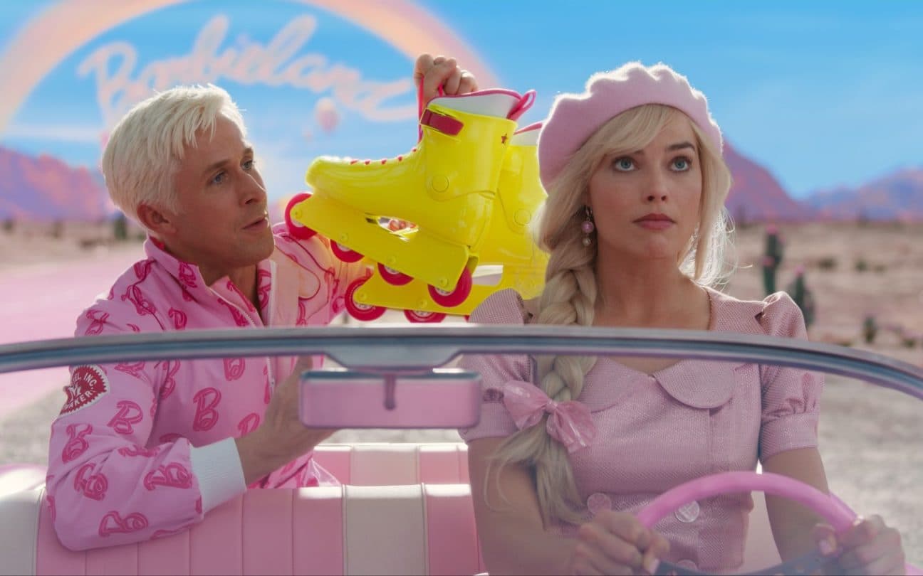 Ryan Gosling e Margot Robbie em cena de Barbie
