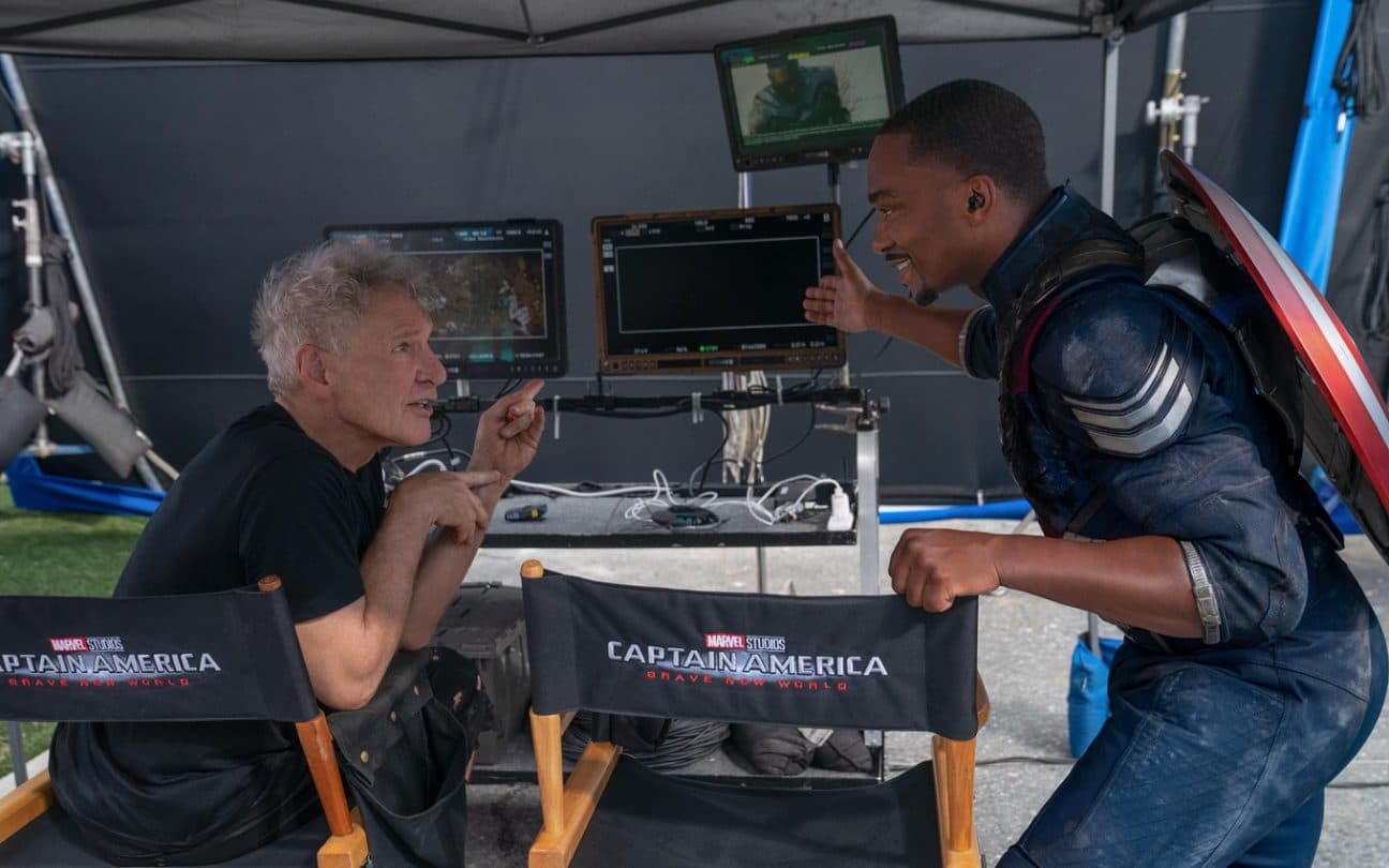 Harrison Ford e Anthony Mackie em cena de Capitão América: Admirável Novo Mundo; um dos próximos lançamentos da Marvel