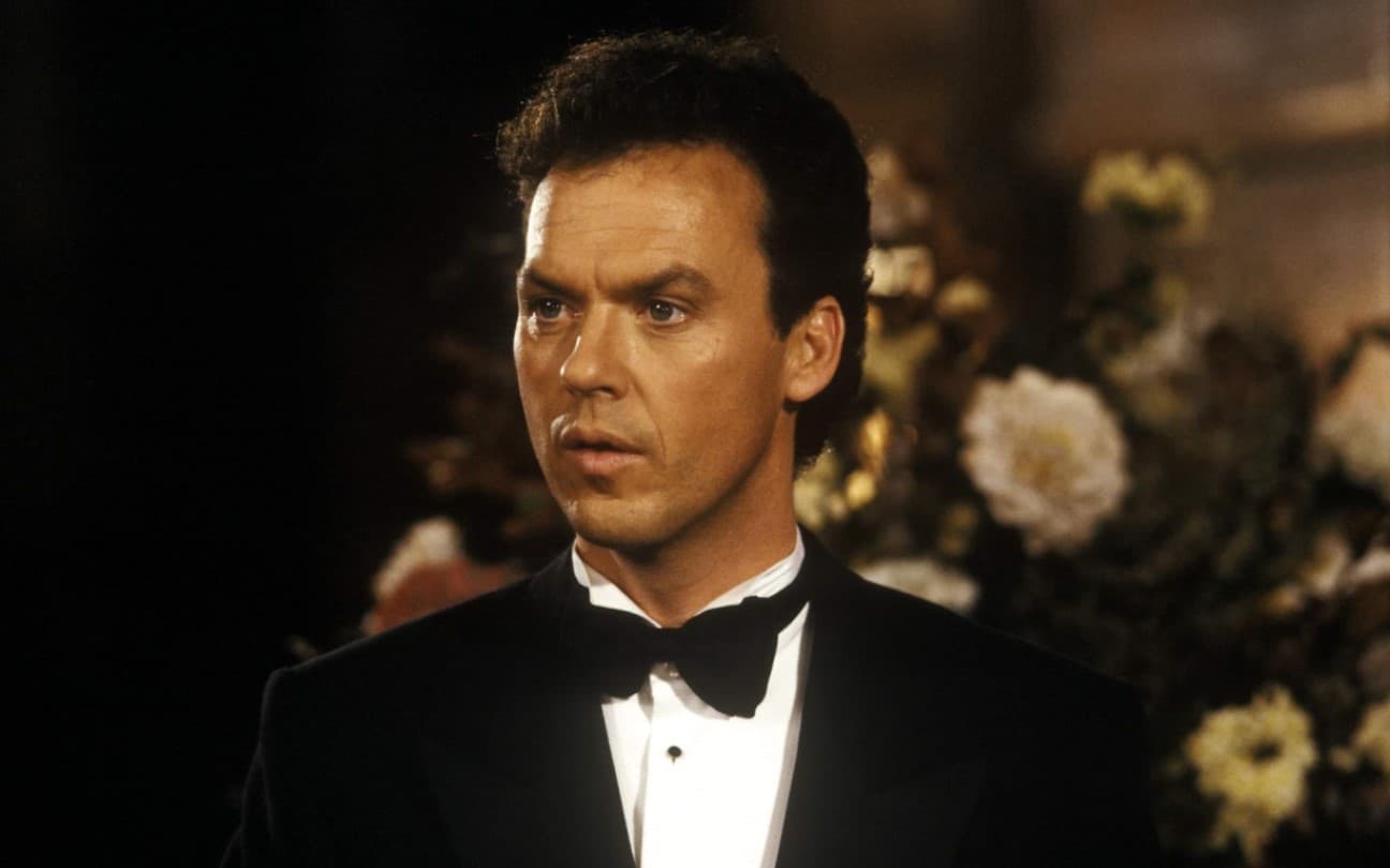 Michael Keaton em cena de Batman