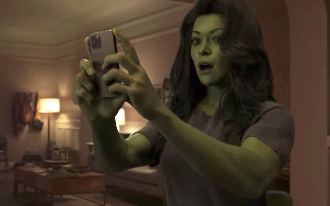 Tatiana Maslany em cena de She-Hulk