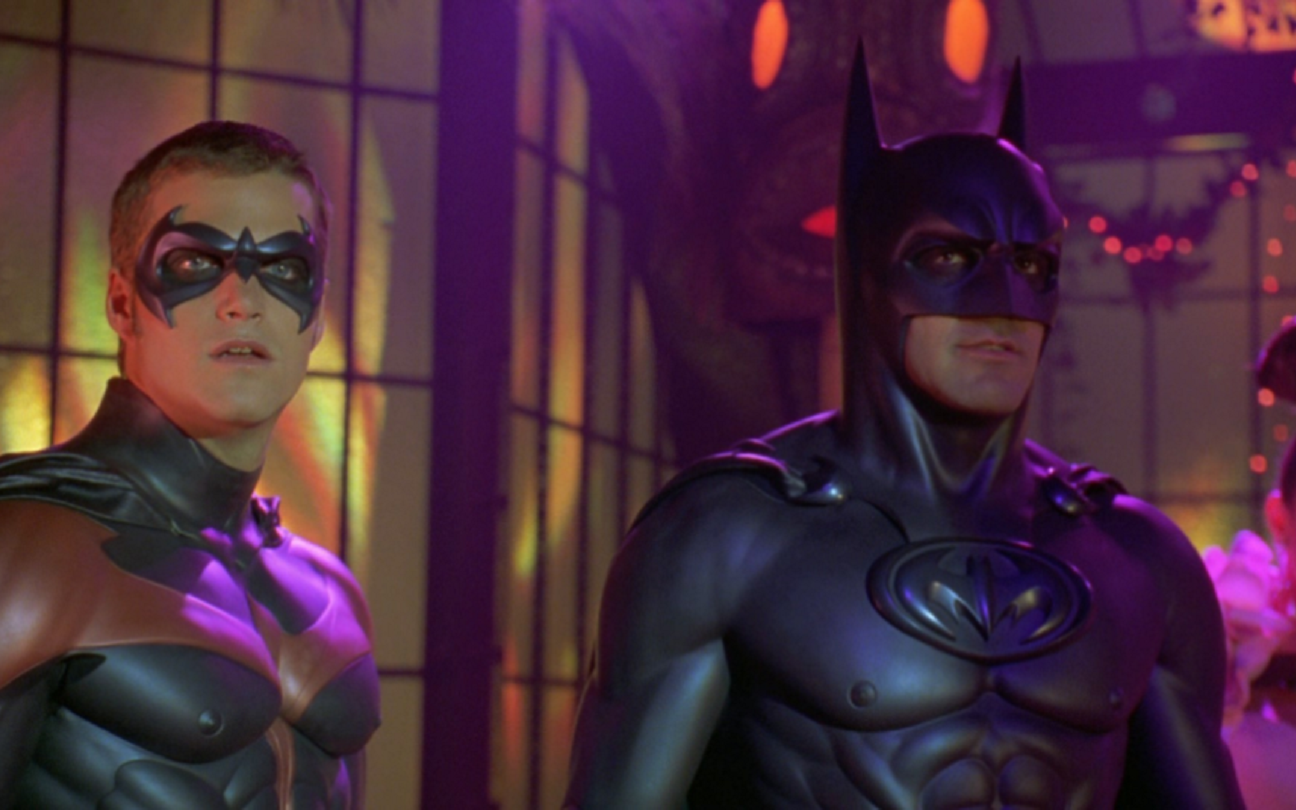 Batman de George Clooney (com mamilos) em Batman & Robin